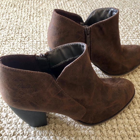 Michael Antonio brown heeled boot size 9.5 - Picture 2 of 4